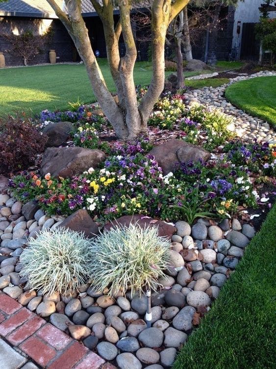 Amazing River Rock Landscaping Ideas