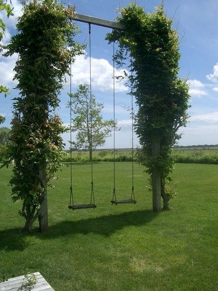 30-outdoor-hanging-swing-ideas